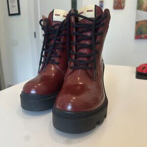 Gucci Red Quilted Lace Up Ankle Combat Boots NEW